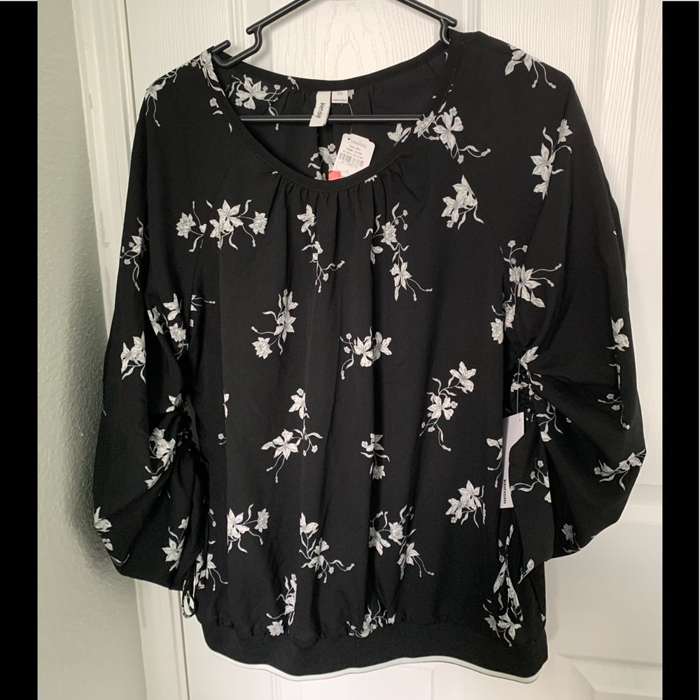 Kensie floral blouse with drawstring sleeves